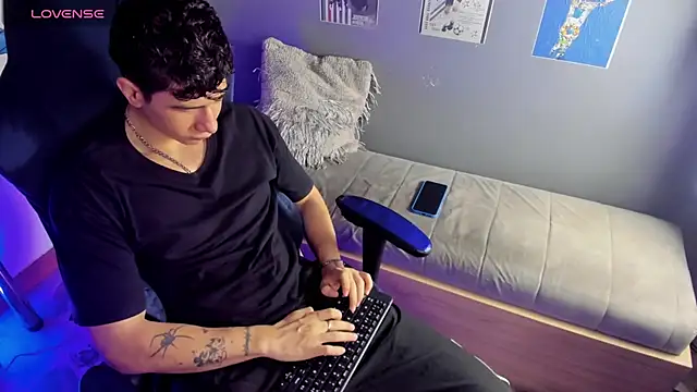 Criss Adams online show from 01.11.26