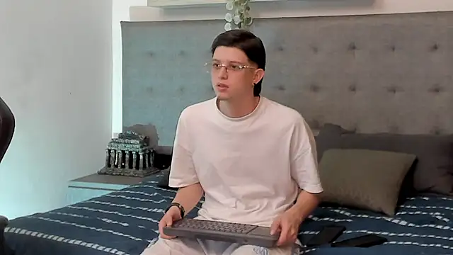 sebastamayo  online show from 02.03.26