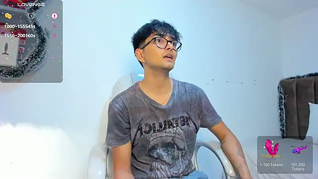 Snapshot of Archie_77 chatting on 12.15.25 Archie 77 online show from 12.15.25