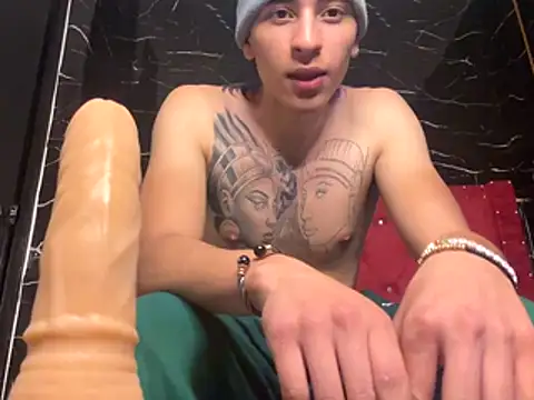 Snapshot of smith__grey chatting on 12.17.25 smith grey online show from 12.17.25