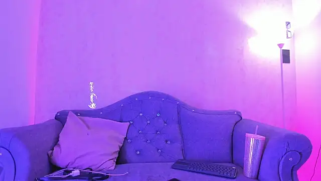 Taniandmarkos online show from 12.14.25