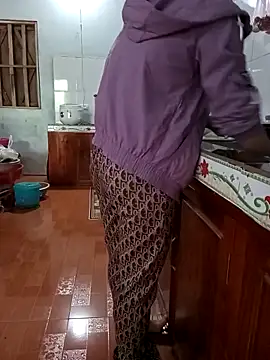 Snapshot of SweetBerry-91 chatting on 12.15.25 SweetBerry-91 online show from 12.15.25