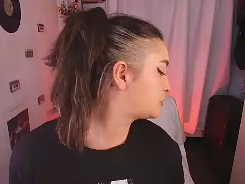 sara cuteeyes online show from 04.06.26