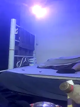 Snapshot of BiSexyCouple chatting on 12.20.25 BiSexyCouple online show from 12.20.25