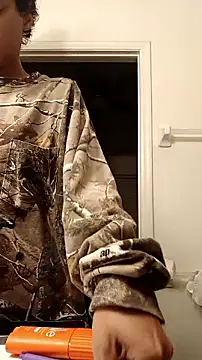 Snapshot of Teeskii_ chatting on 12.17.25 Teeskii online show from 12.17.25