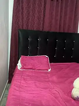 Sophia Moons  online show from 02.19.26