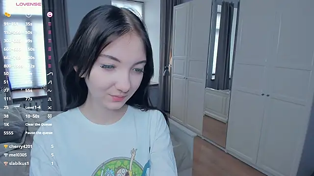 Snapshot of JanettVeld chatting on 12.14.25 JanettVeld online show from 12.14.25