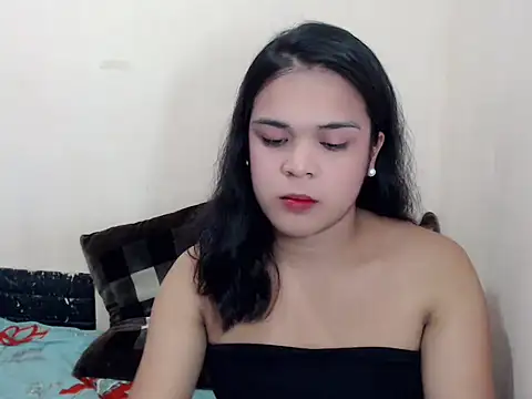 Snapshot of stripyapril chatting on 12.15.25 stripyapril online show from 12.15.25