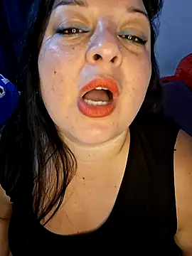 Snapshot of Trinity_033 chatting on 12.17.25 Trinity 033 online show from 12.17.25