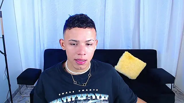 Snapshot of Jakee_18 chatting on 12.15.25 Jakee 18 online show from 12.15.25