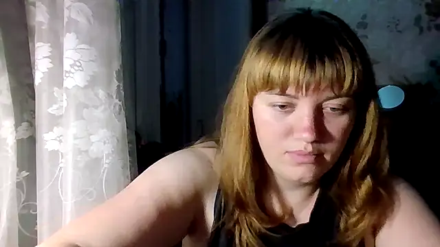 Snapshot of swett_girll chatting on 12.16.25 swett girll online show from 12.16.25