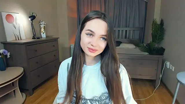 YvonneRobes online show from 01.05.26