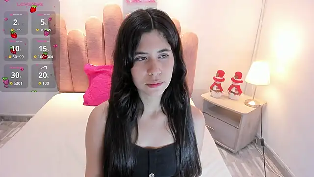 Snapshot of SamanthaHill2 chatting on 12.15.25 SamanthaHill2 online show from 12.15.25