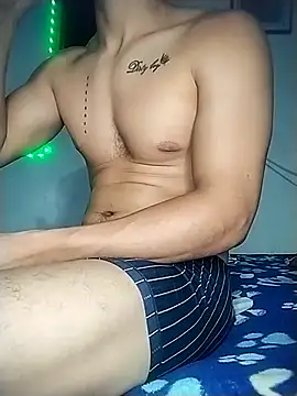 Snapshot of babybabyhott chatting on 12.19.25 babybabyhott online show from 12.19.25