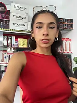 lunaluxury22 online show from 02.13.26