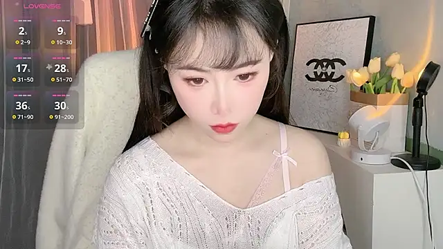 Snapshot of Anna25899 chatting on 12.16.25 Anna25899 online show from 12.16.25