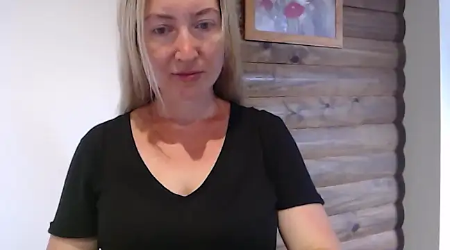 Snapshot of ValeryKiwi chatting on 01.14.25 ValeryKiwi online show from 01.14.25