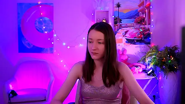 Snapshot of LuluPatterson chatting on 12.14.25 LuluPatterson online show from 12.14.25