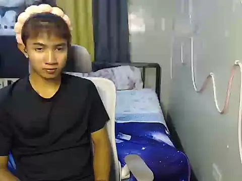 Snapshot of Ur_hottestjonny chatting on 06.16.26 Ur hottestjonny online show from 06.16.26