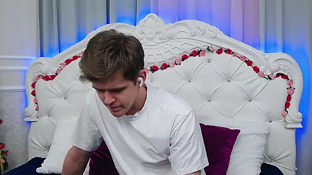 NickJohnas online show from 04.15.26