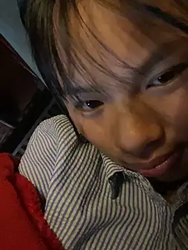 Snapshot of Nika-be chatting on 12.18.25 Nika-be online show from 12.18.25