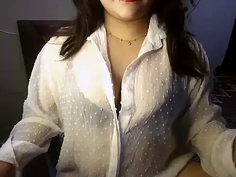 Snapshot of Wanii32 chatting on 05.17.26 Wanii32 online show from 05.17.26