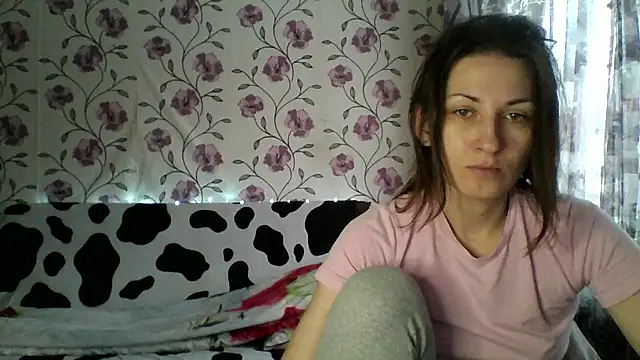 Snapshot of nika_smily chatting on 12.15.25 nika smily online show from 12.15.25