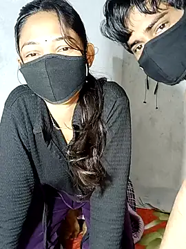 Snapshot of realcouple71 chatting on 02.15.26 realcouple71 online show from 02.15.26