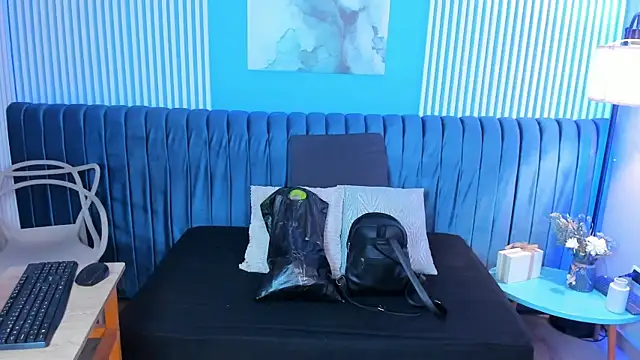 dahianeconnor online show from 04.18.26