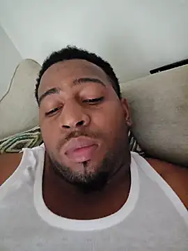 Snapshot of maik9804 chatting on 12.15.25 maik9804 online show from 12.15.25