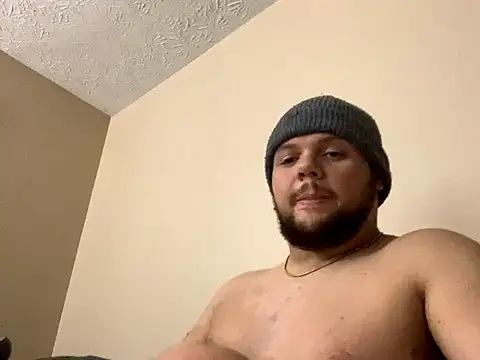 Snapshot of musclestud28 chatting on 12.18.25 musclestud28 online show from 12.18.25