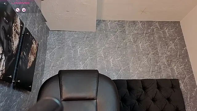 Snapshot of scarletbaker__ chatting on 12.15.25 scarletbaker online show from 12.15.25