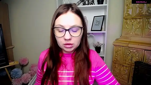 Snapshot of LiliaErmi chatting on 12.15.25 LiliaErmi online show from 12.15.25