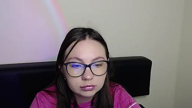 Snapshot of LiliaErmi chatting on 06.13.26 LiliaErmi online show from 06.13.26