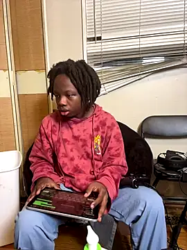 YourLittleBoyfriend online show from 12.18.25