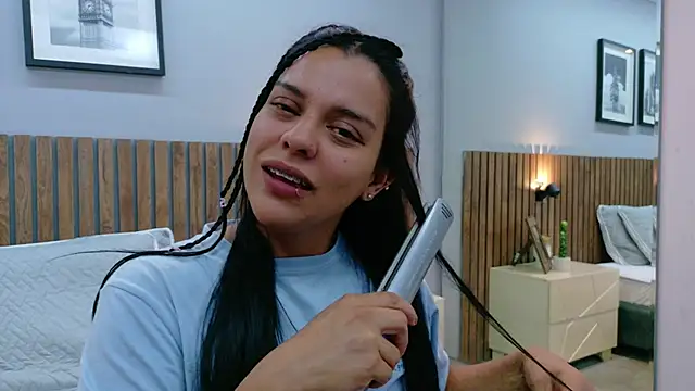 Mia Bellefort online show from 02.11.26