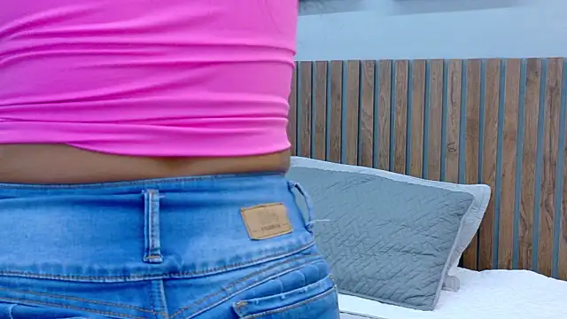 Mia Bellefort online show from 02.20.26