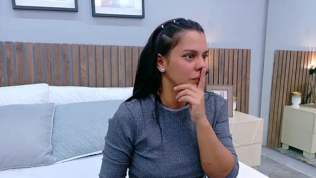 Mia Bellefort online show from 03.19.26