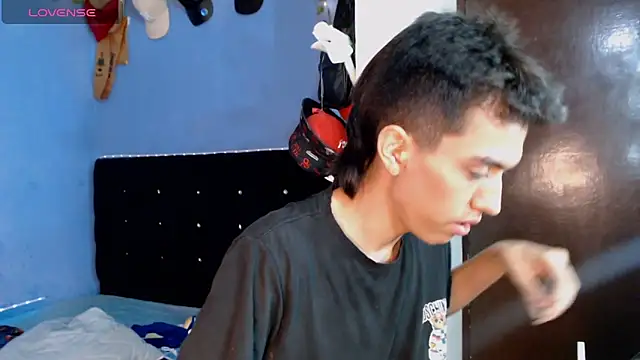 Snapshot of Juan_Gomezz26 chatting on 05.17.26 Juan Gomezz26 online show from 05.17.26