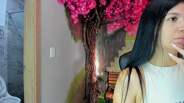 Snapshot of marahanson_ chatting on 12.17.25 marahanson online show from 12.17.25