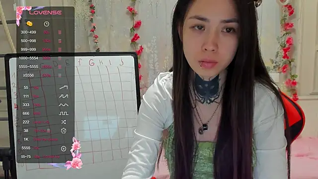 Snapshot of Kendall_Nox chatting on 12.16.25 Kendall Nox online show from 12.16.25