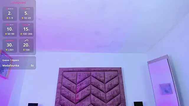 Scarlett  Noir online show from 02.22.26