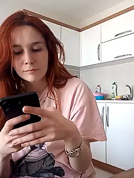 Snapshot of Atwsliiikizilll chatting on 04.23.26 Atwsliiikizilll online show from 04.23.26