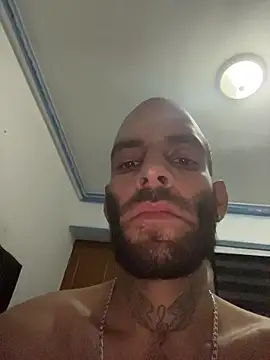 Snapshot of WoolyEarpiece chatting on 12.14.25 WoolyEarpiece online show from 12.14.25