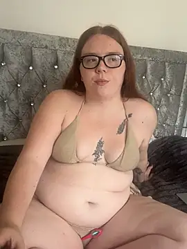 Snapshot of AnnieAinsx chatting on 06.16.26 AnnieAinsx online show from 06.16.26