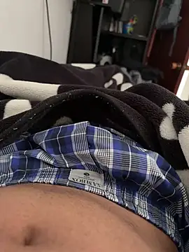 Snapshot of Croppedsex chatting on 12.14.25 Croppedsex online show from 12.14.25