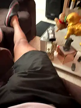 Snapshot of Croppedsex chatting on 12.16.25 Croppedsex online show from 12.16.25