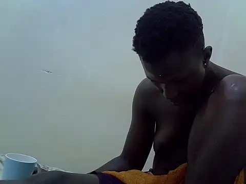 Snapshot of sweetblack_puss chatting on 12.15.25 sweetblack puss online show from 12.15.25