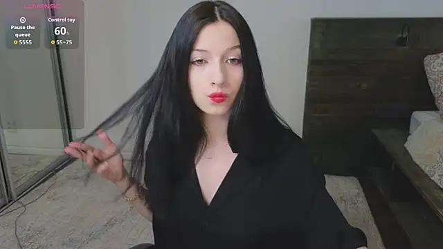 AlicePowells online show from 04.14.26