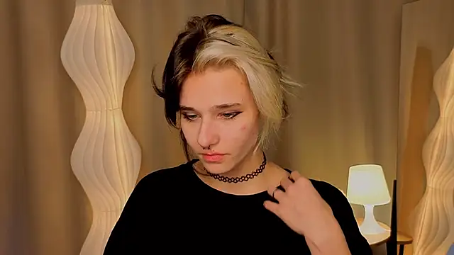 LizNostrand online show from 12.19.25